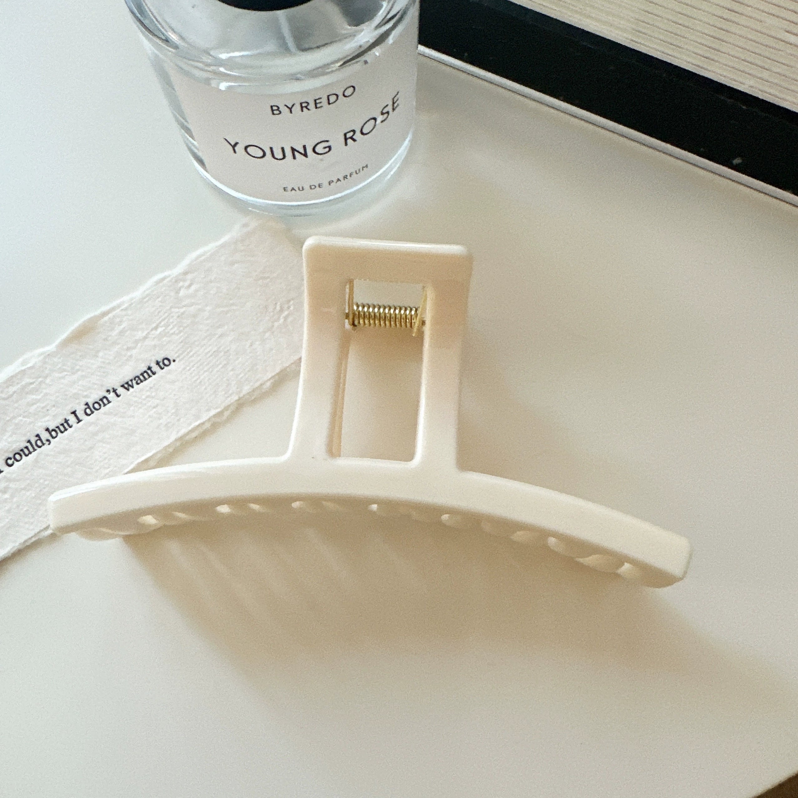 Zarina Elegant Claw Clip - Straight Bar White [X8QLZF9F]