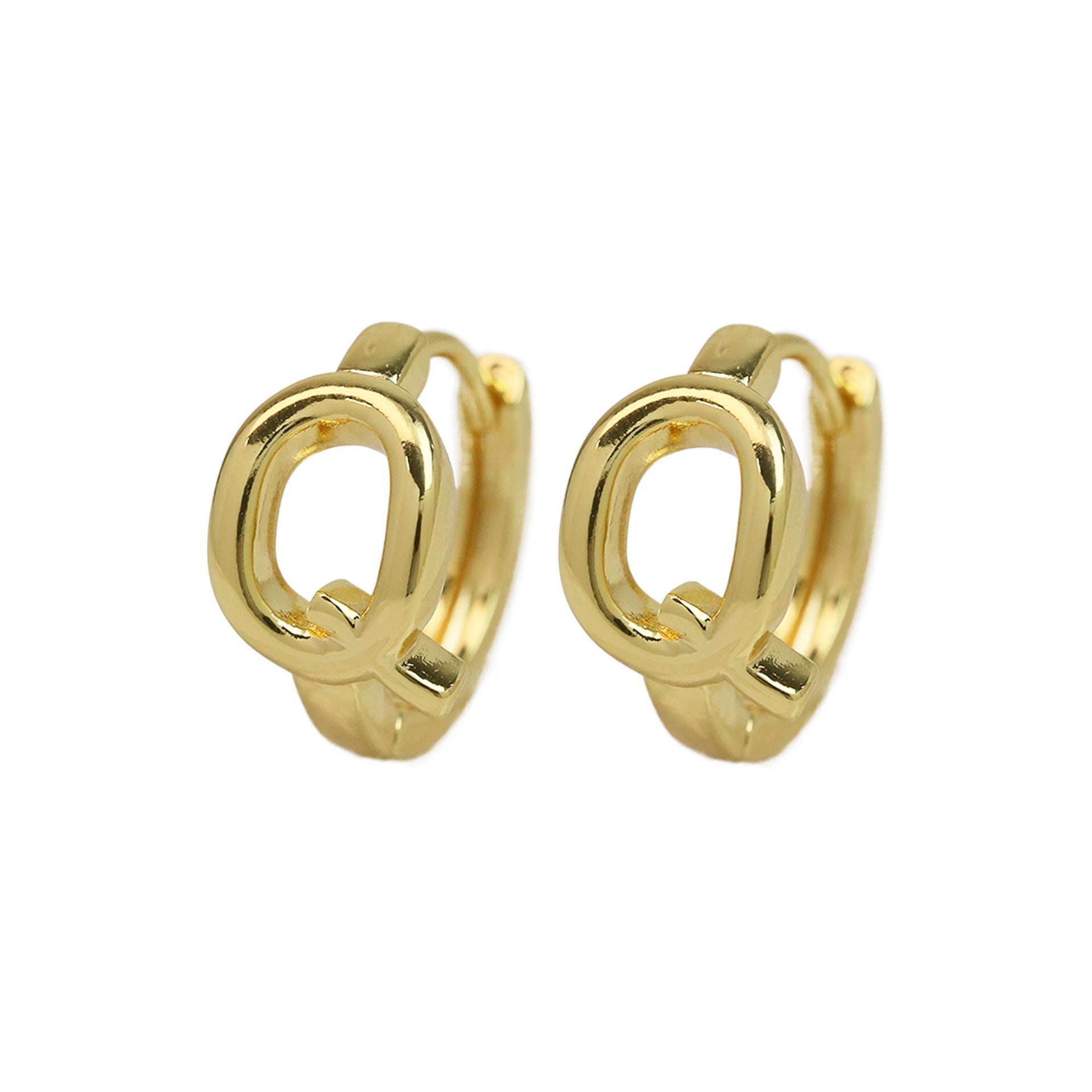 Haylee Gold Letter Stud Earrings - Q [53RXXG7S]