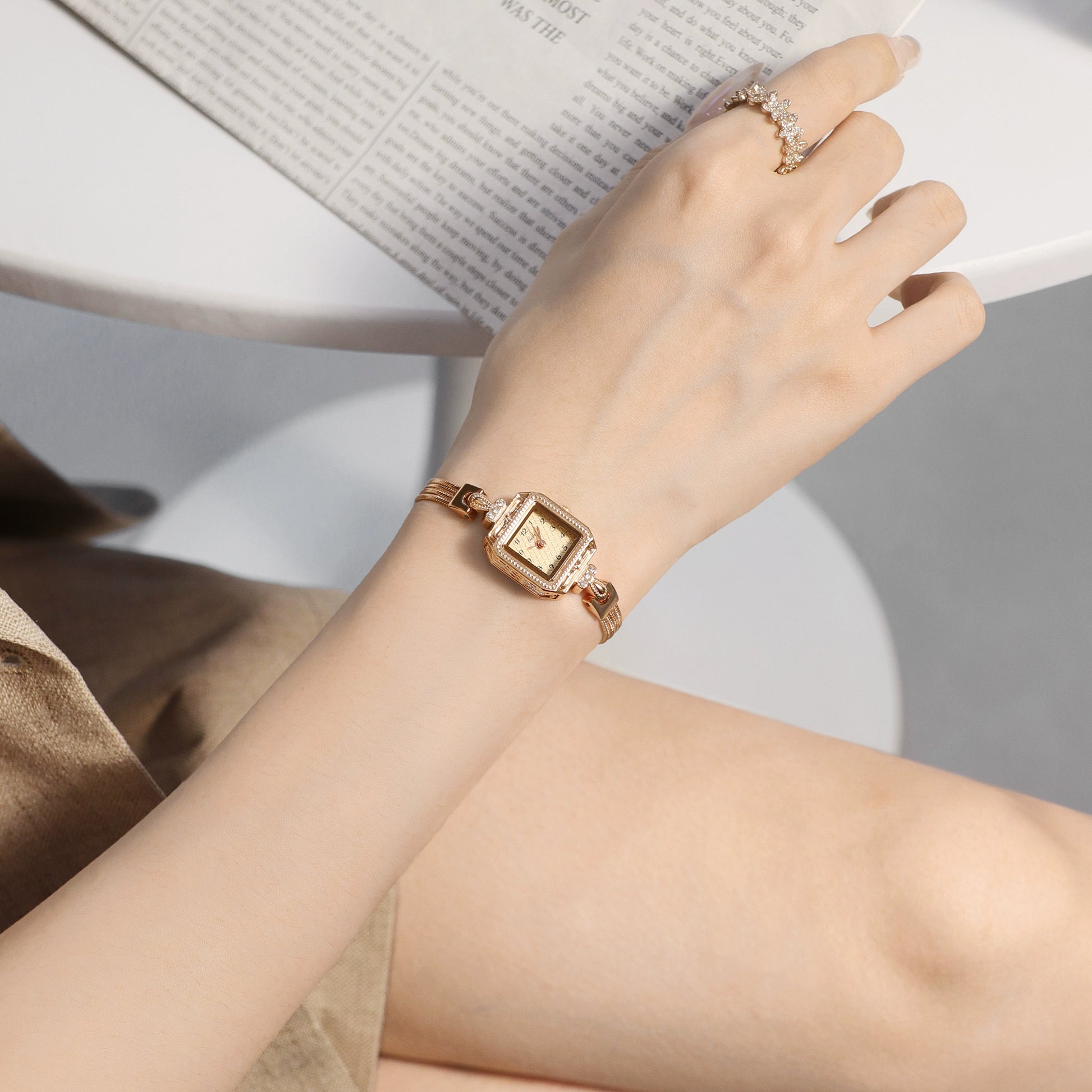 Amaiah Delicate Bracelet Watch - Elegant Rose [QN6CVV02]