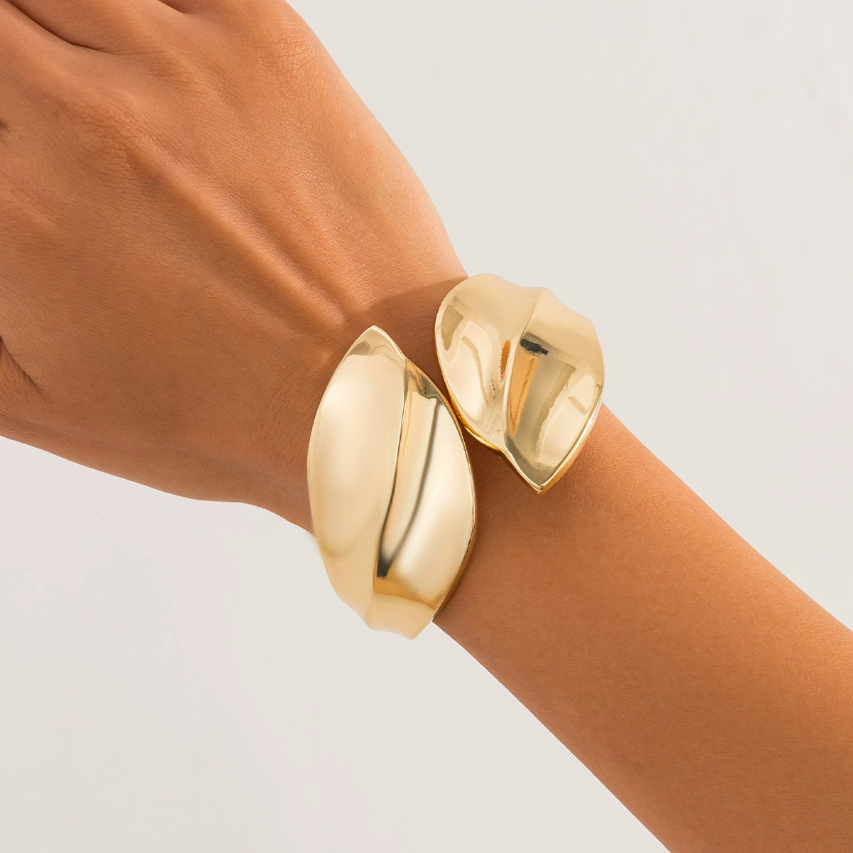 Eniola Sculptural Leaf Jewelry - Bracelet Gold Design 3 [TEC41KXB]
