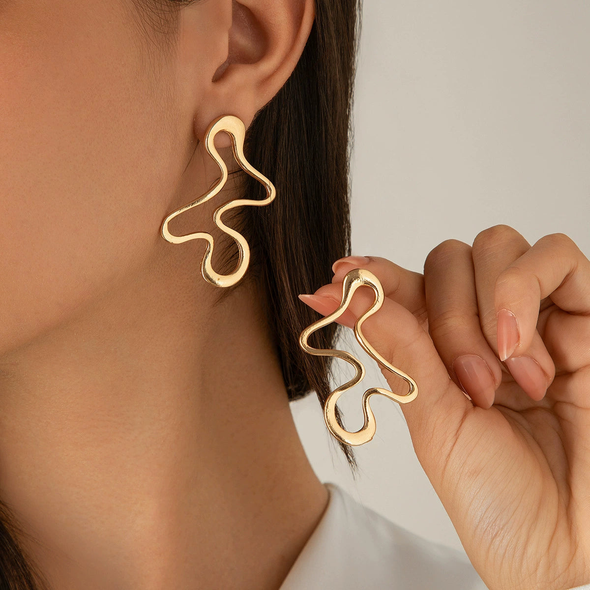 Vaeda Asymmetrical Drop Earrings - 01 Gold Design [8Q8FU1I8]