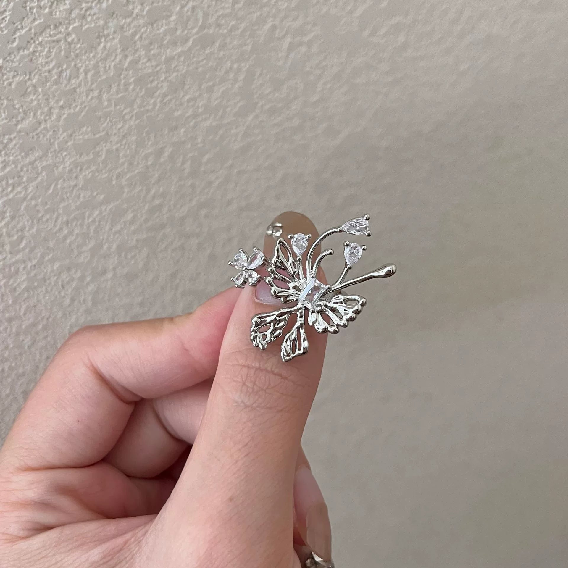 Yasmine Enchanted Bloom Ring - Rhinestone Butterfly Ring [NLA2FHB8]