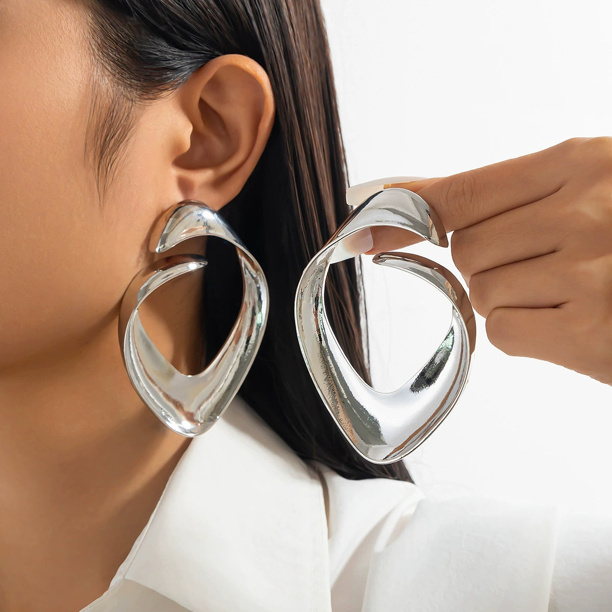 Tyra Sculptural Bow Petal Earrings - Style 01 White K [2DO9ICIQ]