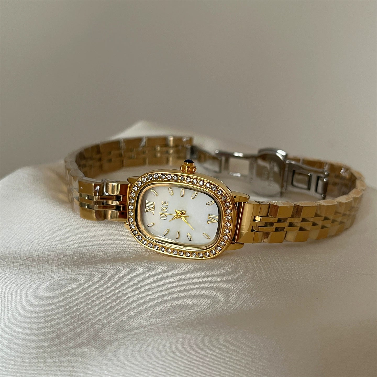 Tonya Crystal Wrist Watch - Gold Band White Dial [R09QI74Q]