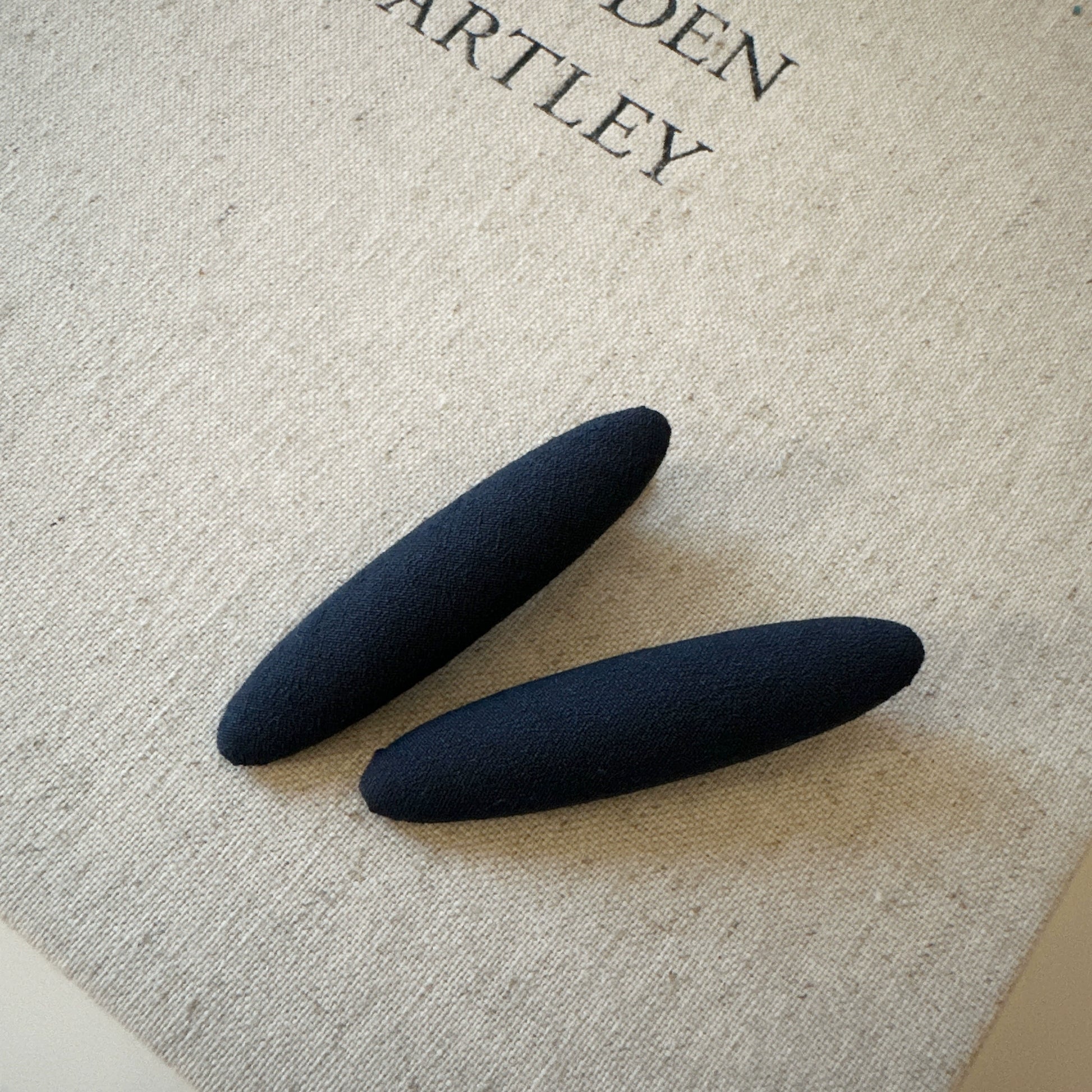 Annah Plaid Fabric Hair Clip - Solid Blue Long Oval (Pair) [UVD68HL1]