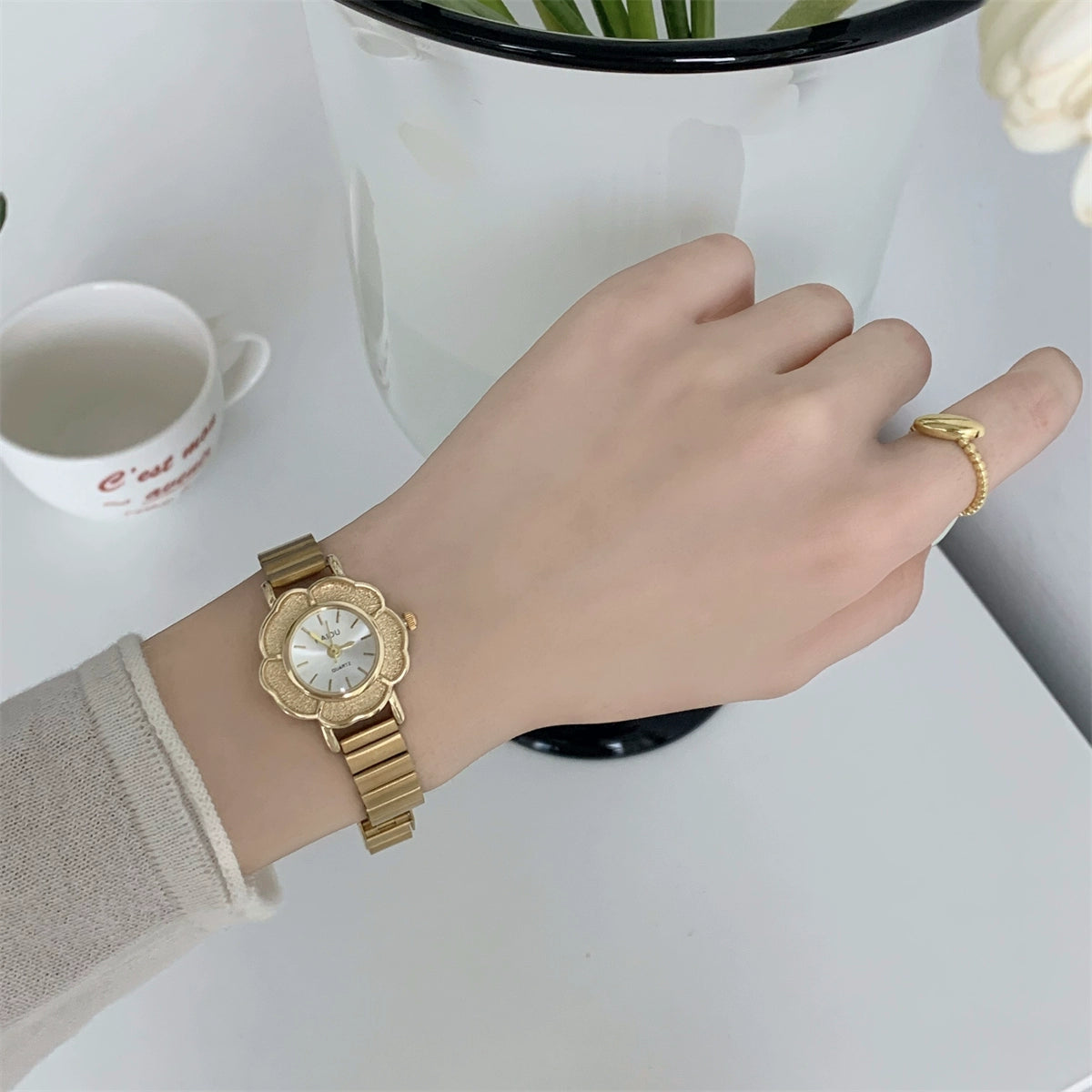 Rochelle Camellia Bloom Watch - Gold with White Dial [520JC5M8]