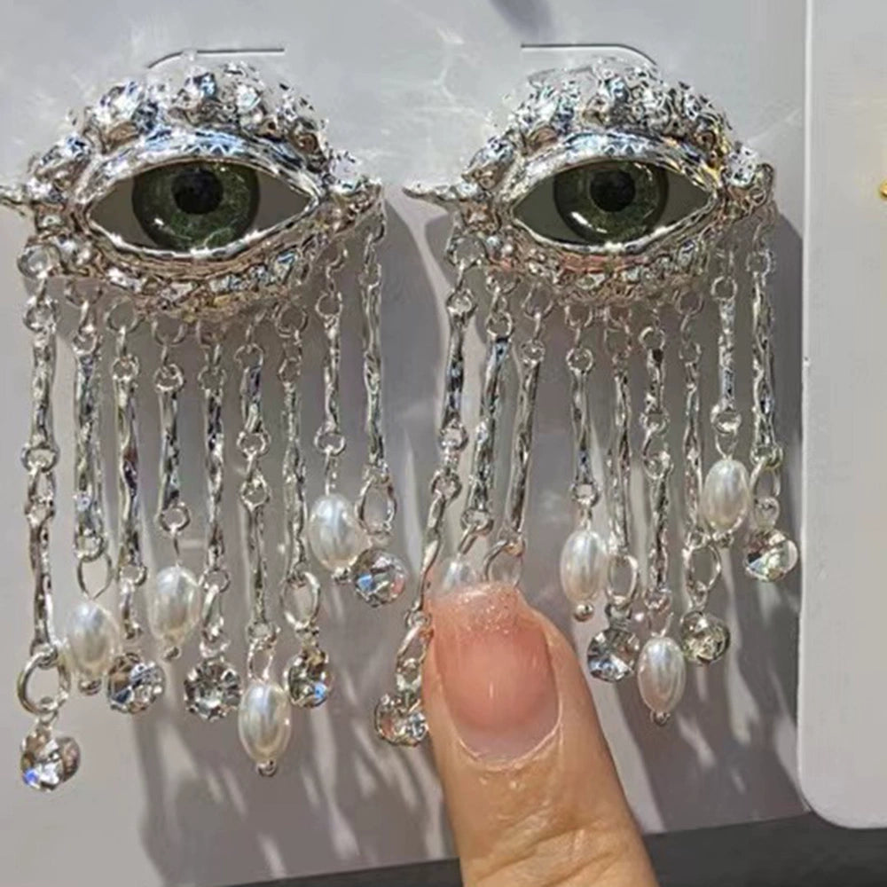 Aahana Mystical Eye Pearl Jewelry - Silver Ear Clip Pair [4A4OUI74]
