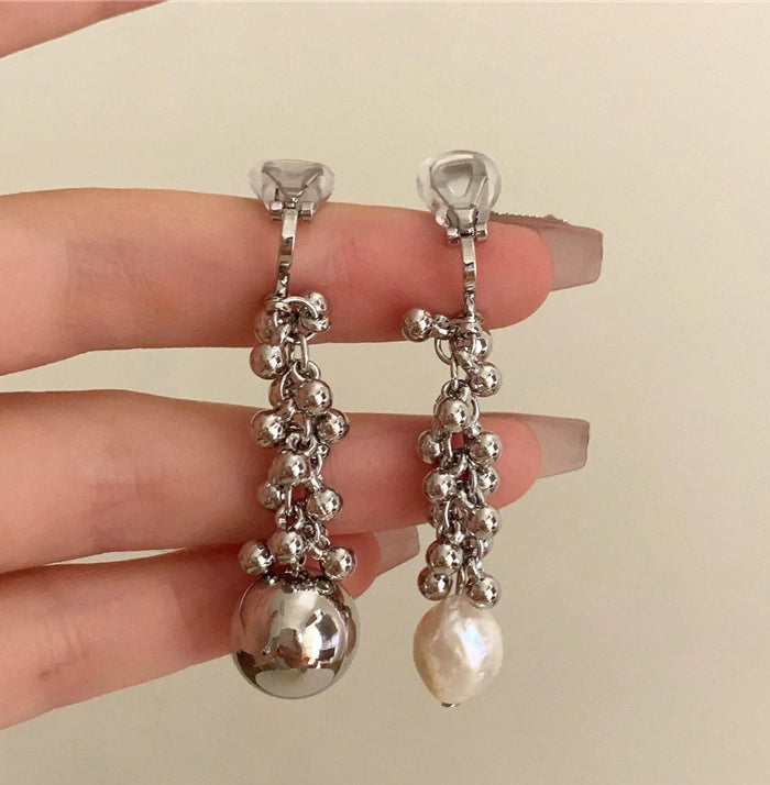 Loryn Asymmetrical Pearl Star Earrings - Silver Ear Clip [7GQE4KJ3]