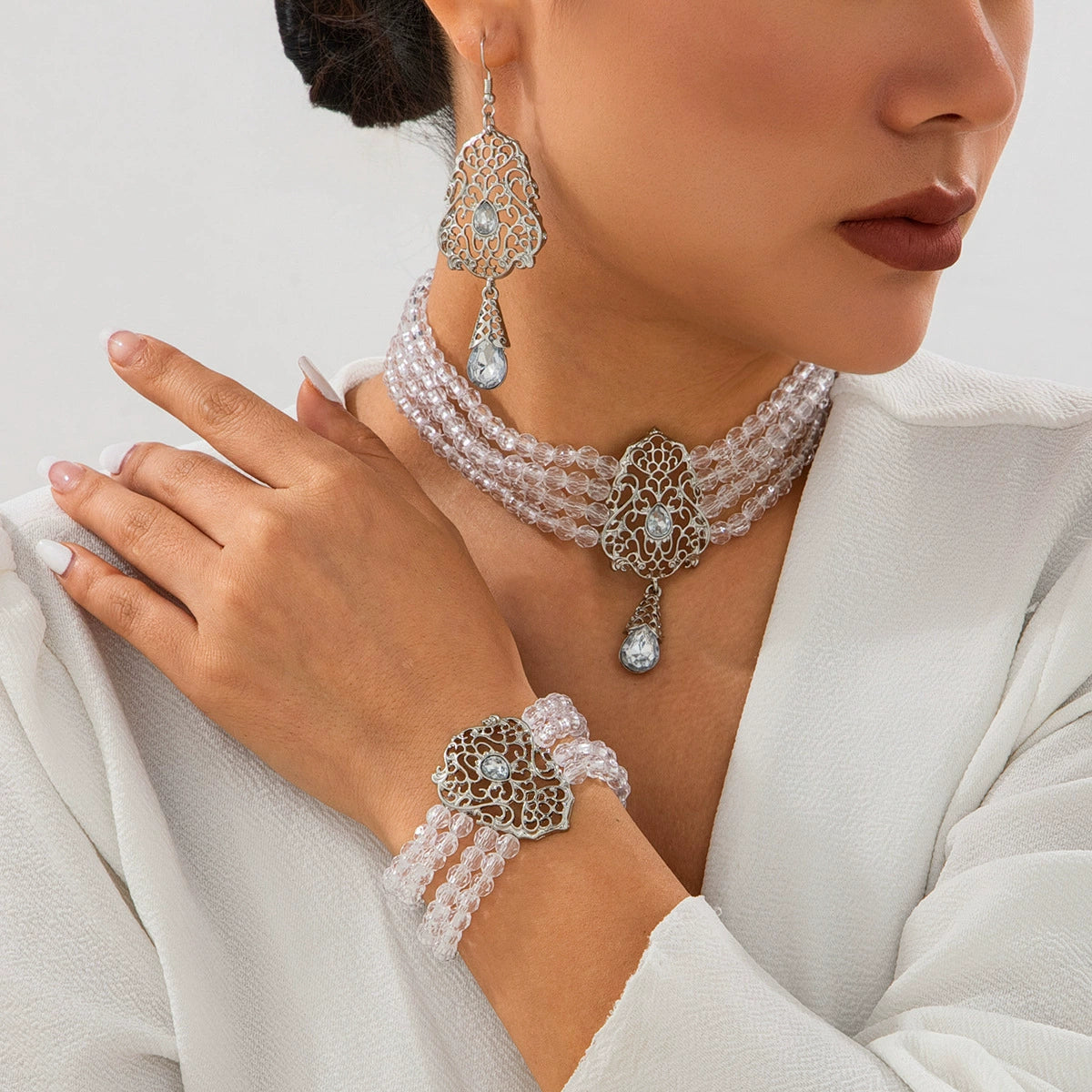 Lou Pearl Floral Collar Necklace - Silver-tone & Clear (Style B) [BNT04K8D]
