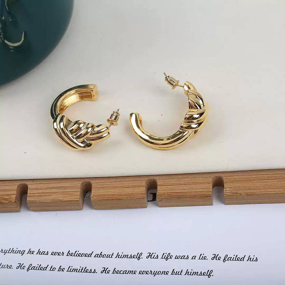 Ily Elegant Intertwined Hoops - Gold