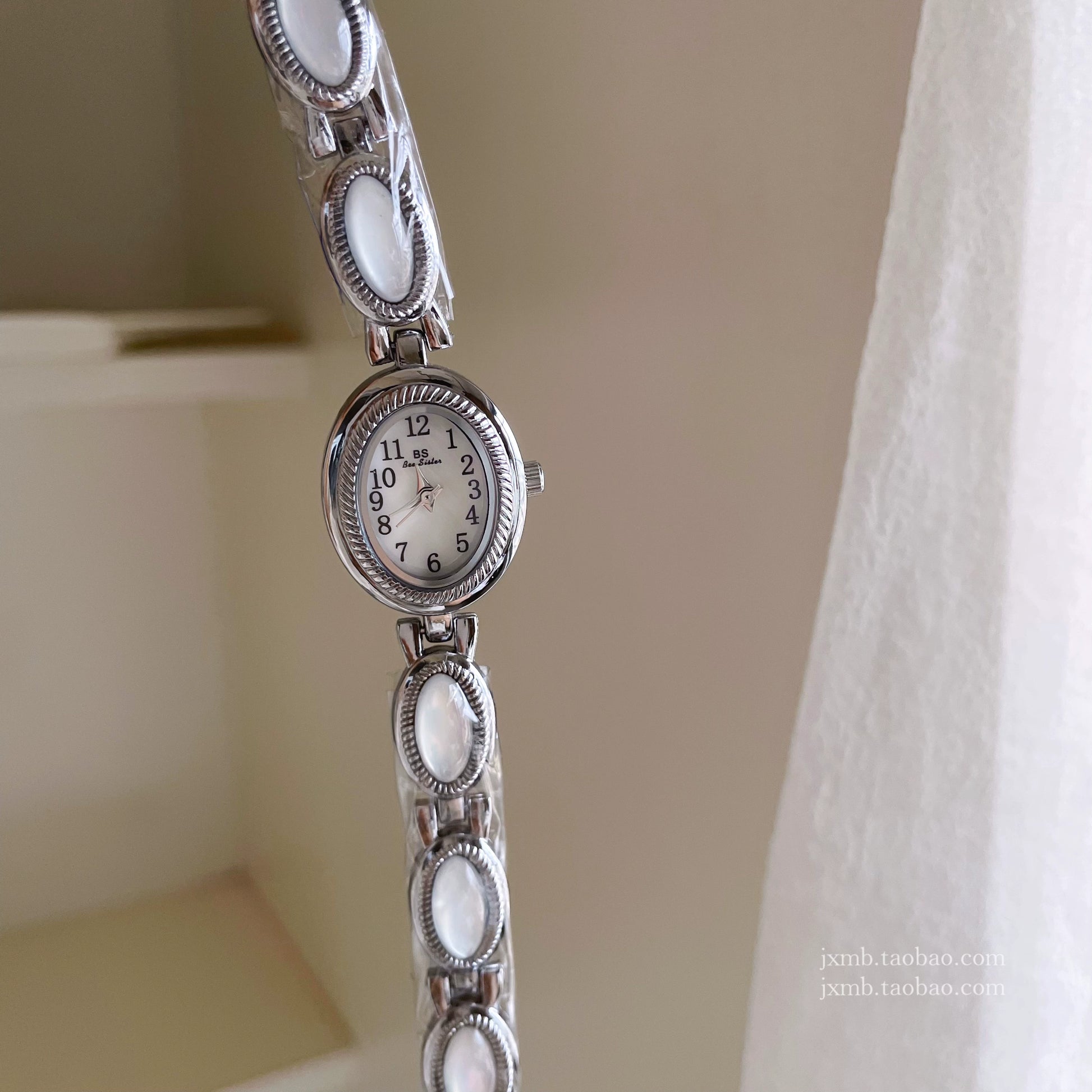 Makenzee Mother-of-Pearl Oval Wristwatch - Silver Case White Dial [Y1JGBVI0]