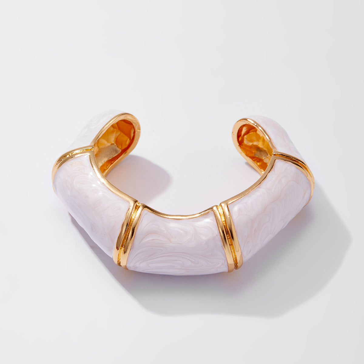Rachell Epoxy Cuff Bracelet - Gold + White [33FCW7FG]