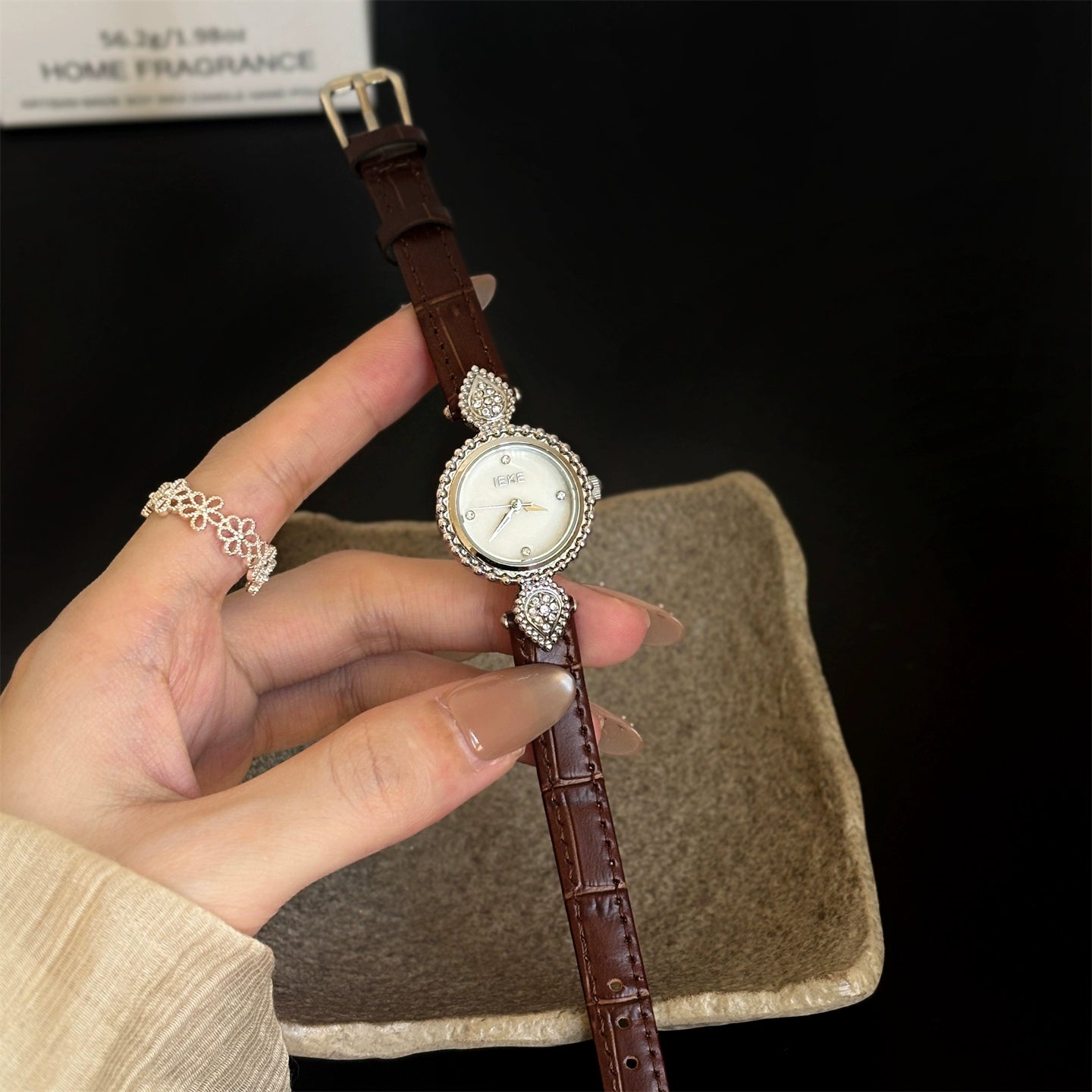 Amia Mother-of-Pearl Watch - Coffee Leather, Silver Frame, White Face [40IS2TNP]
