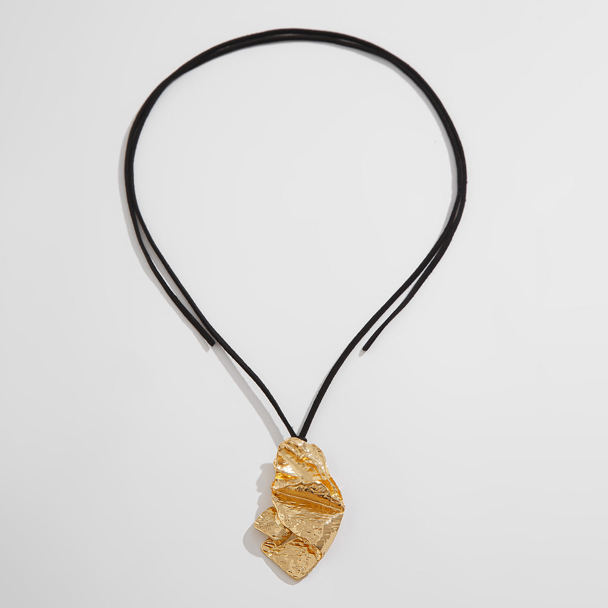 Astraea Velvet Pleated Pendant Necklace - Gold [6KEL92EK]