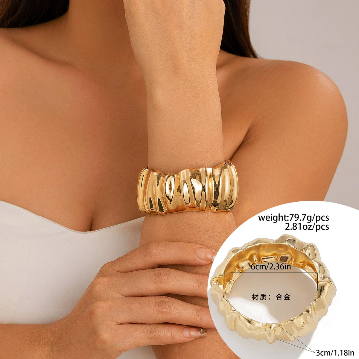 Kambrie Fluid Pearl Accents - Liquid Pleat Bangle Gold [UMBNCW27]