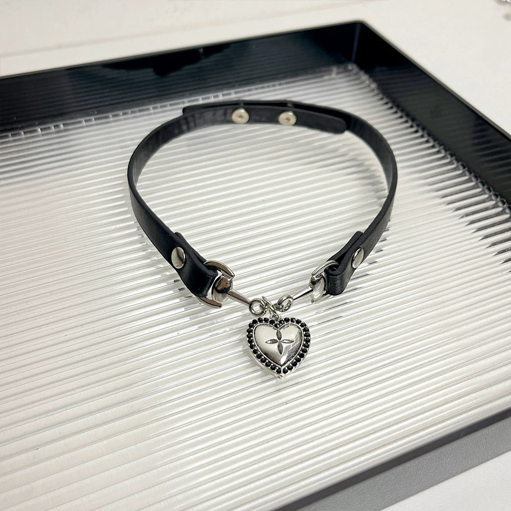 Shifra Leather Heart Choker - Leather Heart Necklace [7EFM9ISW]