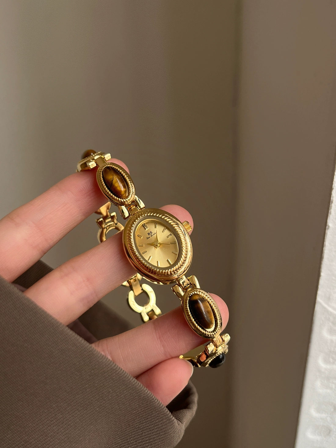 Nayomi Oval Jade Watch - Amber (Gold Dial) [1HGYIC2Q]