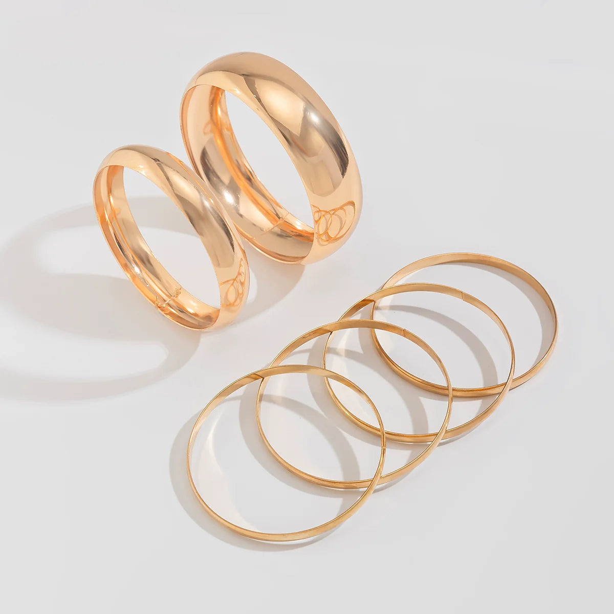 Yaritza Sleek Bangle Set - 6-piece Set Gold