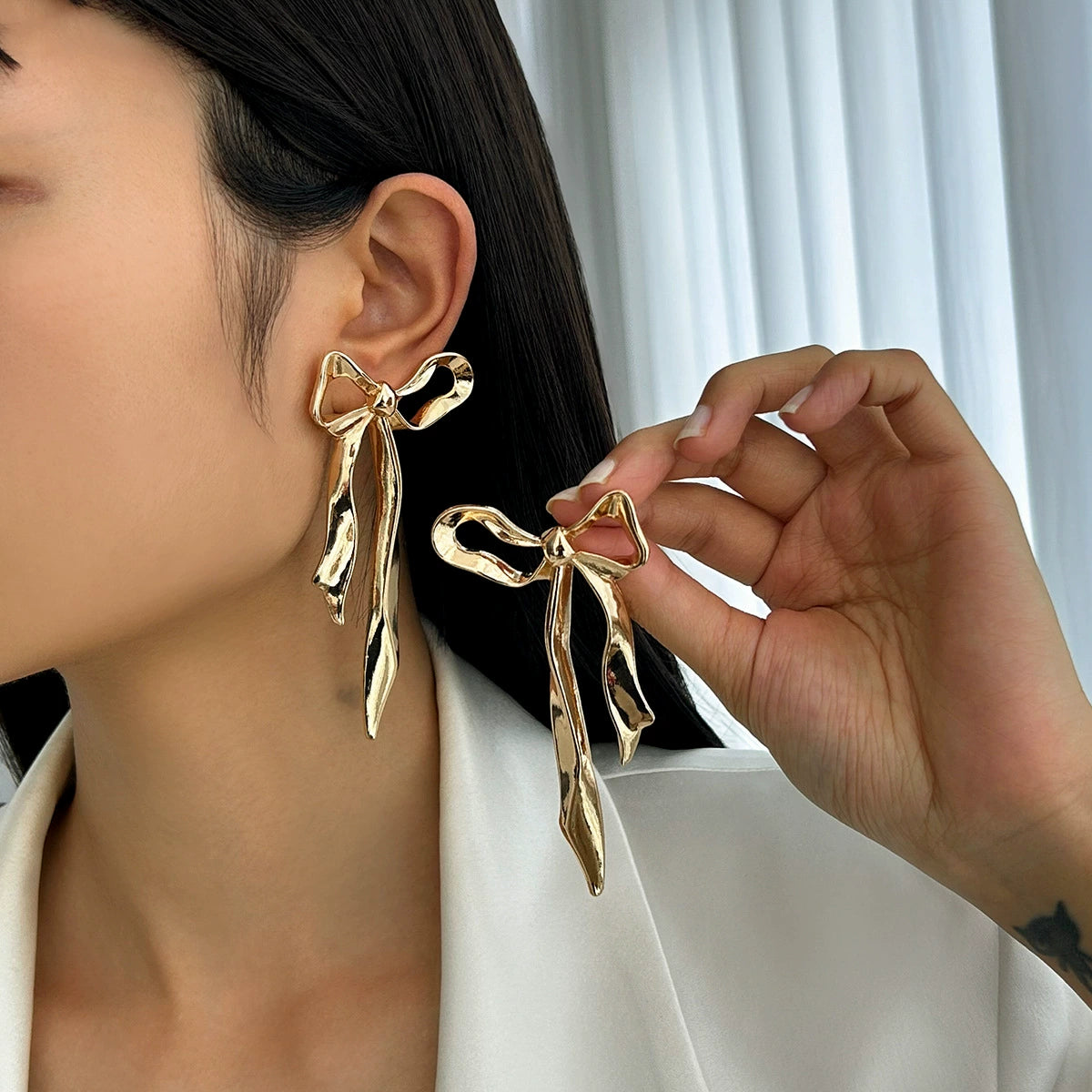 Tyra Sculptural Bow Petal Earrings - Style 02 Gold [0KPWBI25]