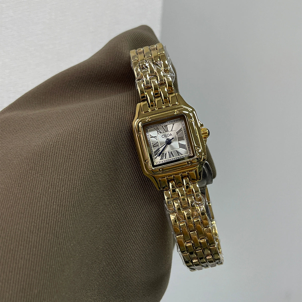 Amylah Elegant Square Watch - Gold [OVWH8283]