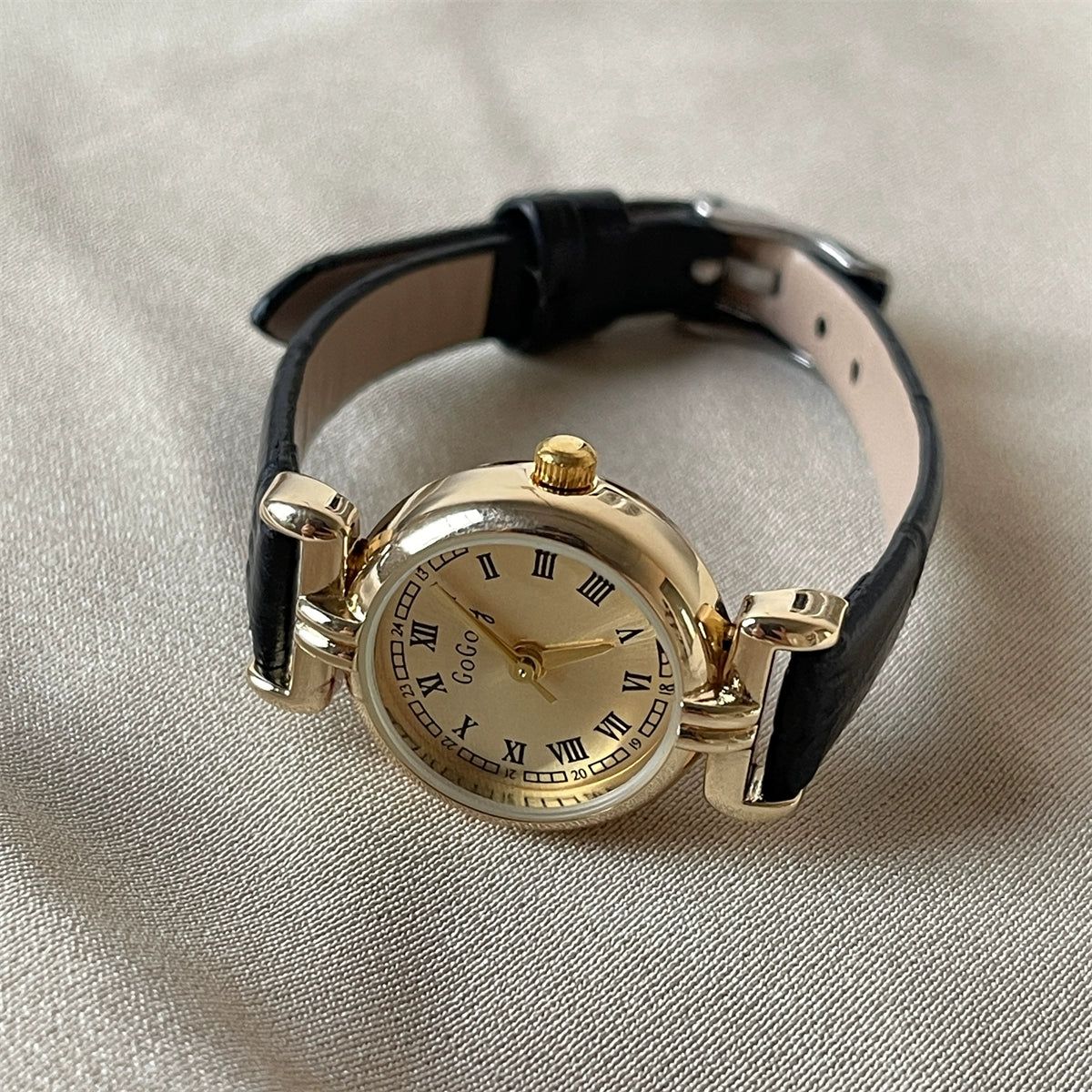 Jaslyn Elegant Mesh Watch - Black Strap Gold Dial [CVXPVKTP]