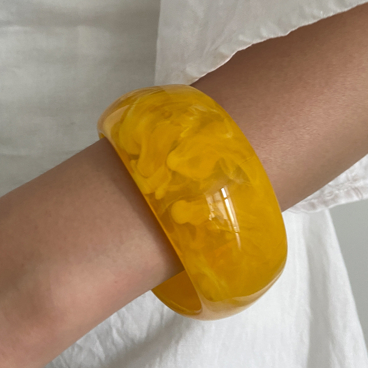 Lenny Marbled Resin Bangle - Yellow [7ET7IC8O]