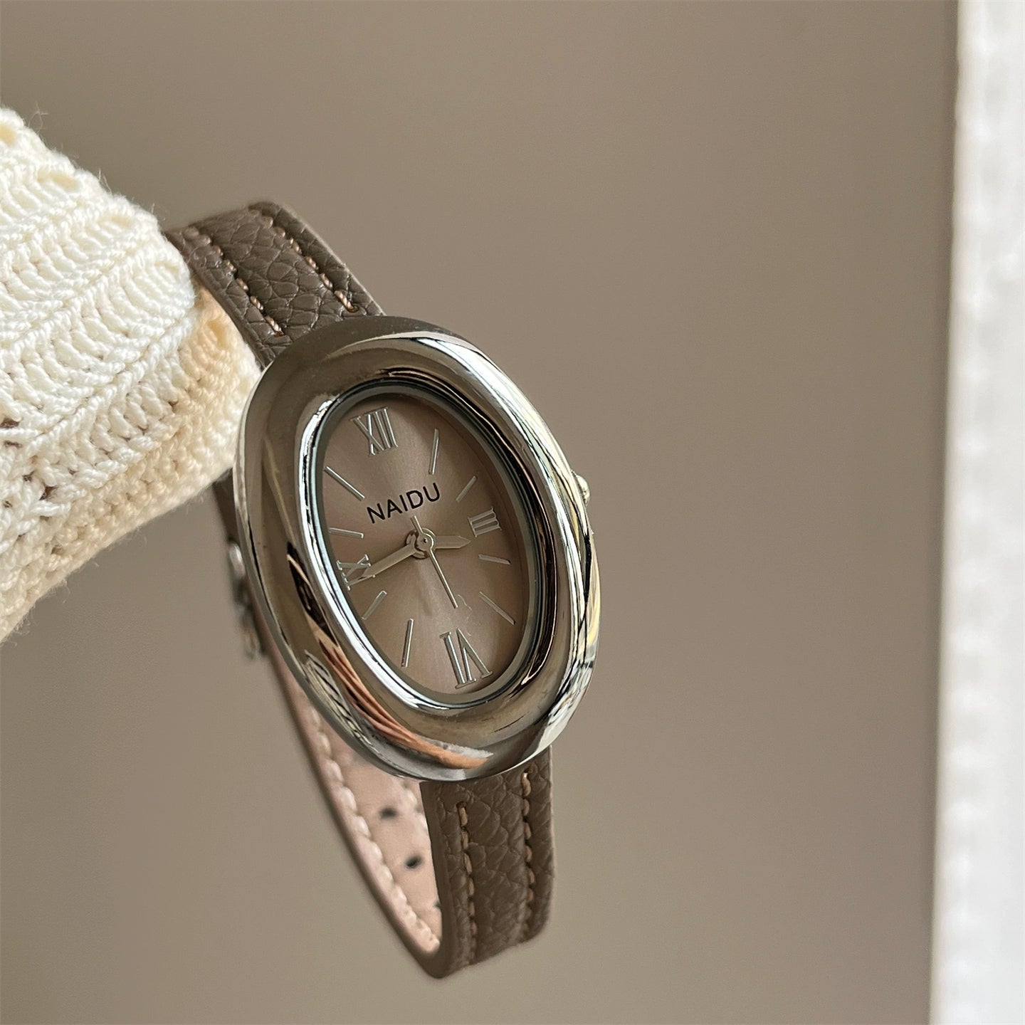 Elyzabeth Oval Retro Watch - Elephant Gray Leather Half Roman [AF74T9KU]