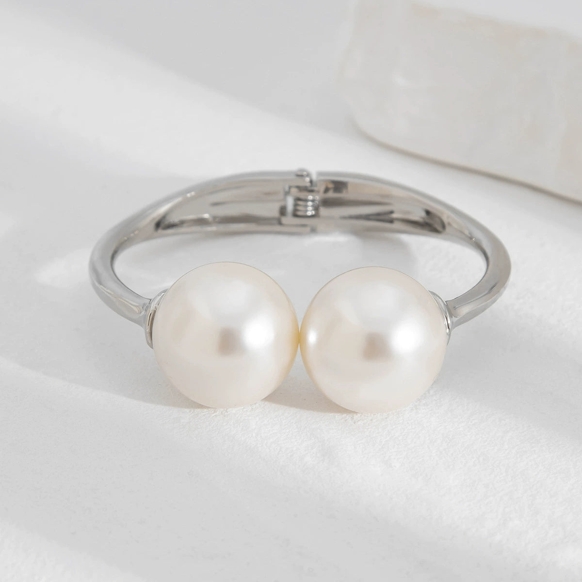 Violetta Sculpted Pearl Bracelet - Bracelet Design 2 Silver [RDXMV08M]