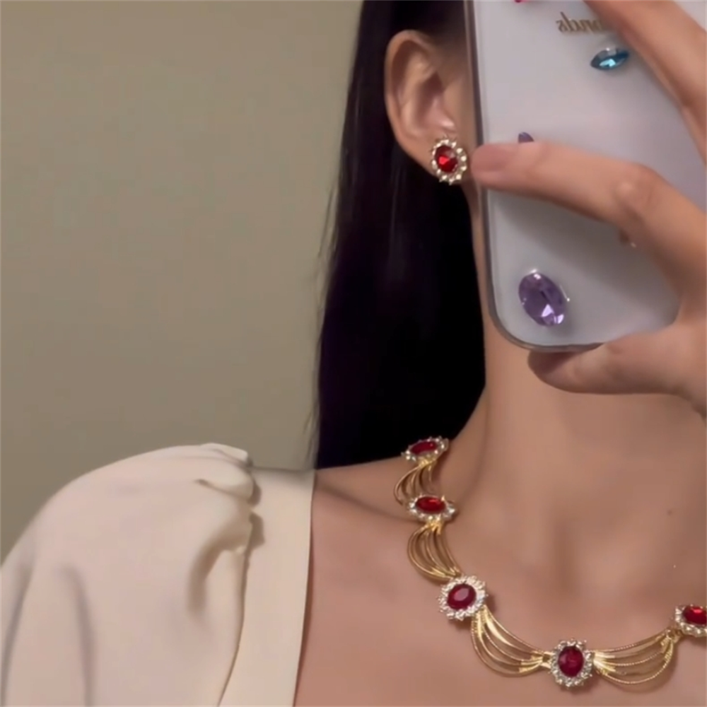 Lita Vintage Red Zircon Set - Necklace + Earrings