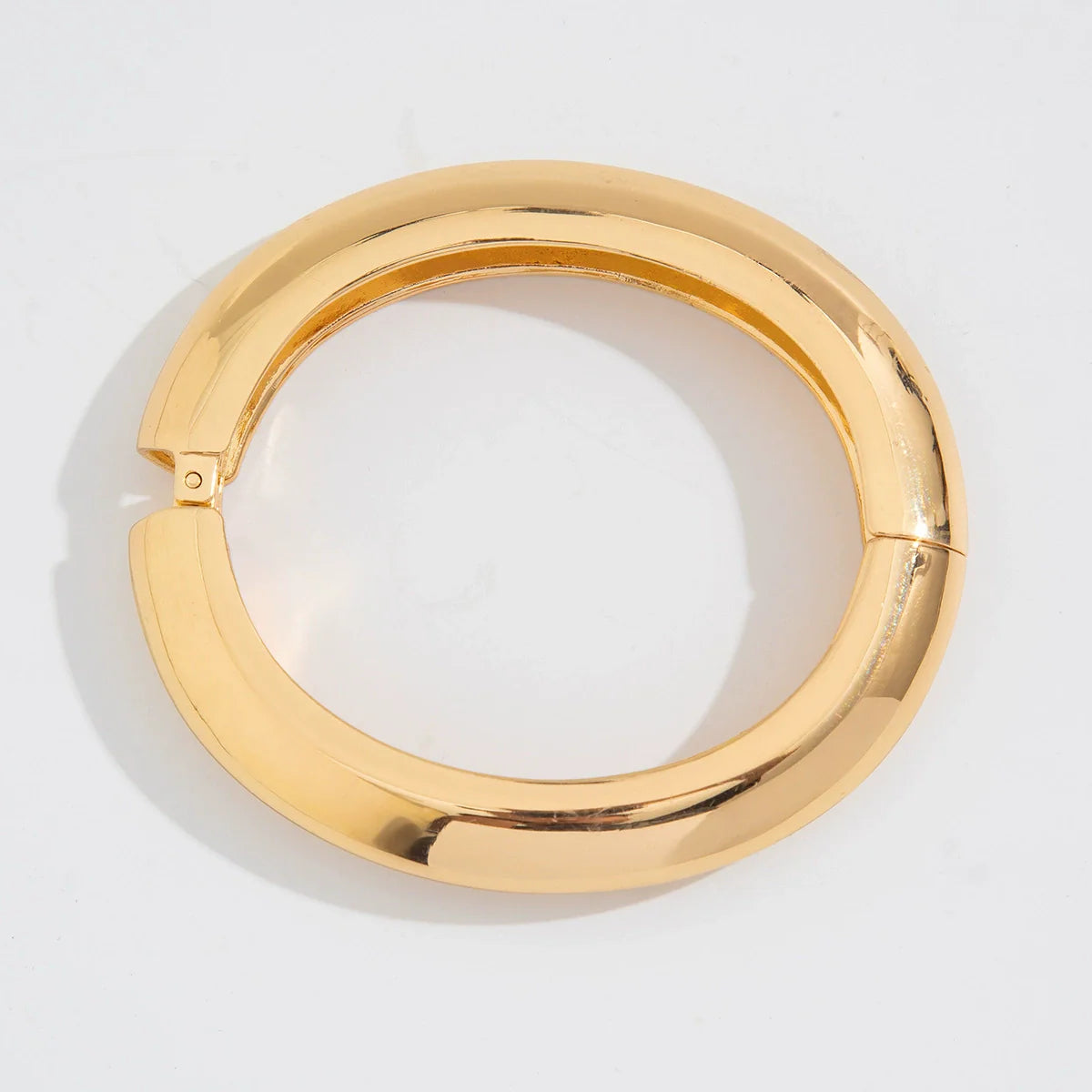 Glory Modern Geometric Bangle - Oval Curved Gold