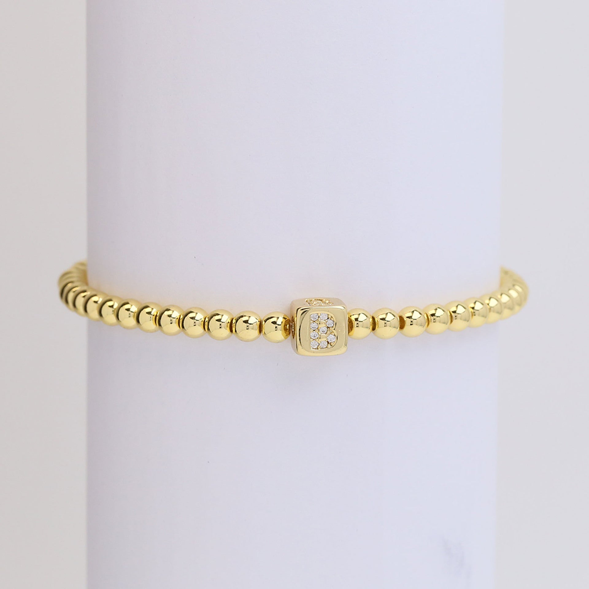 Layana Initial Cube Bracelet - B [UST3KR0V]