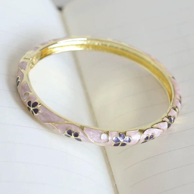 Lakelynn Delicate Floral Bangle - Light Purple