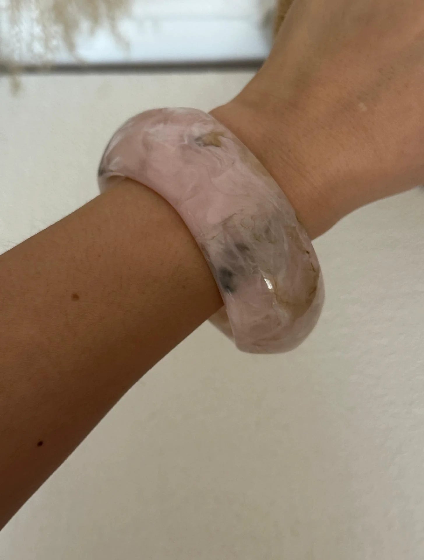 Izel Statement Metal Bangle - Amber Pink