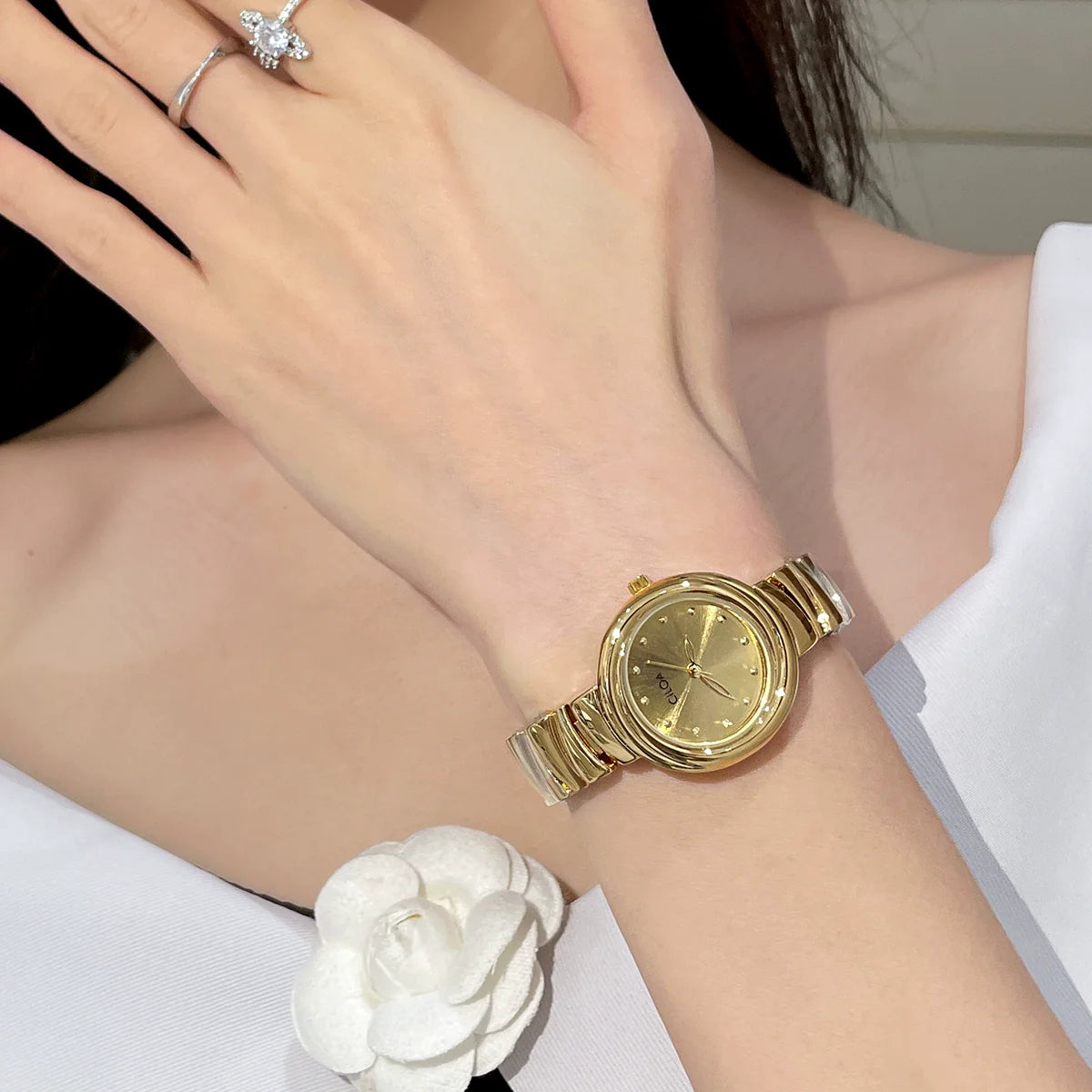 Avery Vintage Metal Watch - Vintage Gold