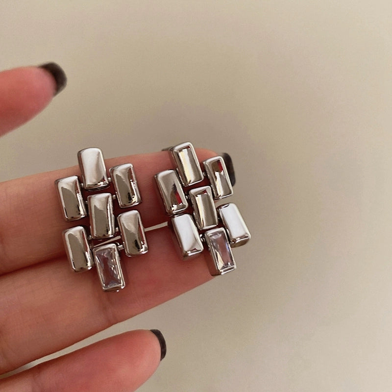 Nitara Sculptural Metal Drop Earrings - Silver [K0SPMPQY]