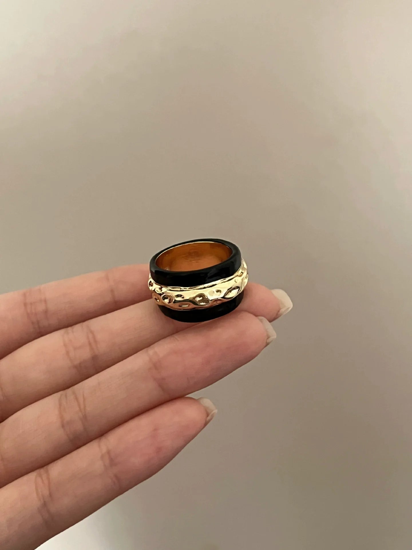 Reign Lava Serpent Ring - Black