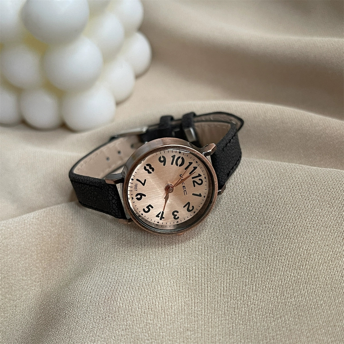 Gwendolynn Elegant Retro Watch - Black [N966TIN8]