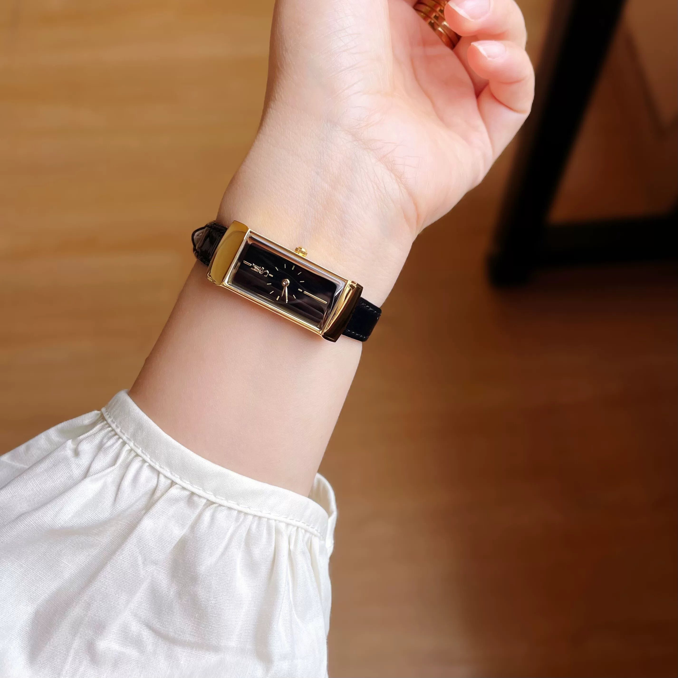 Jenna Vintage Quartz Watch - Gold Case Black Strap