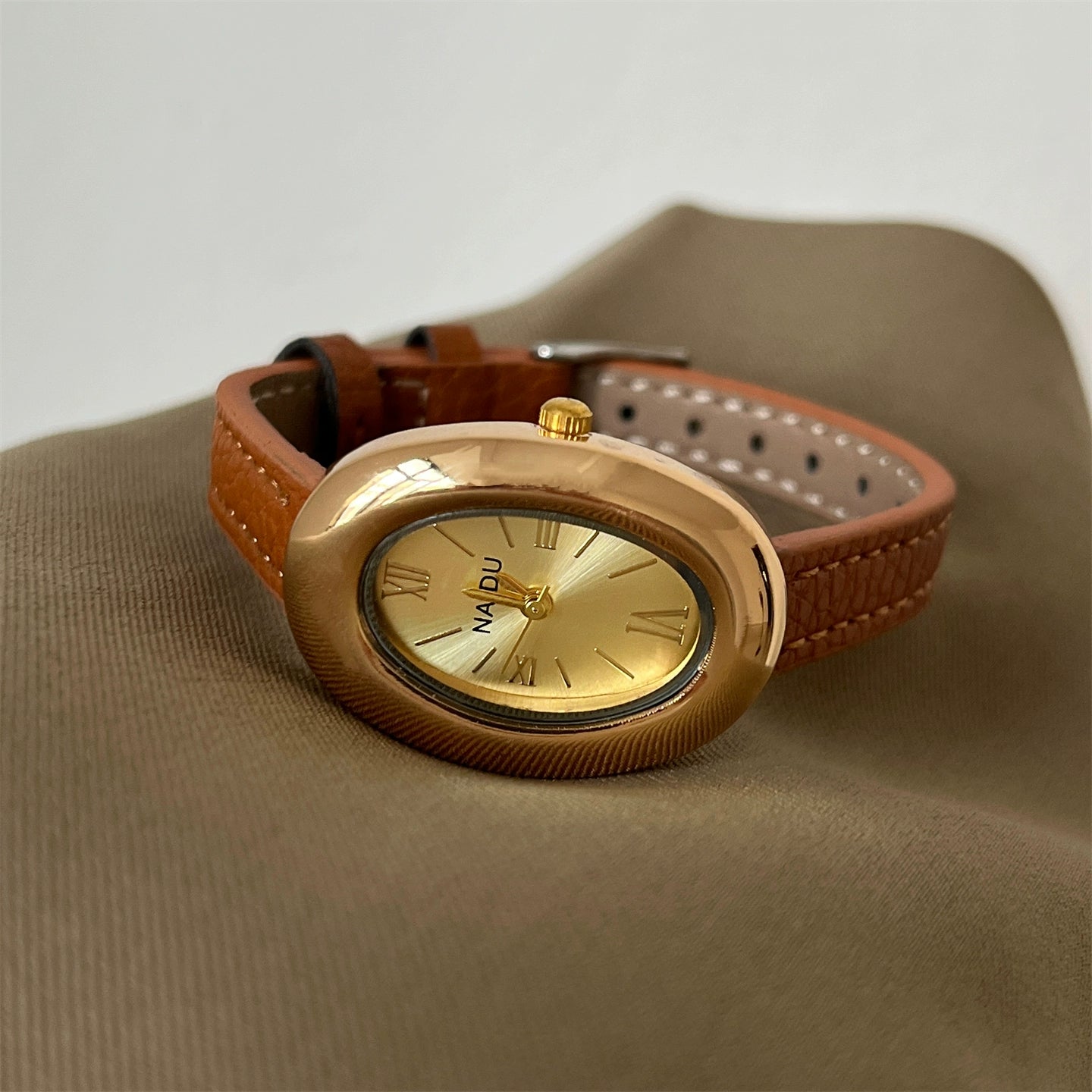 Elyzabeth Oval Retro Watch - Brown Leather Gold Dial Half Roman [W3SQN1XB]