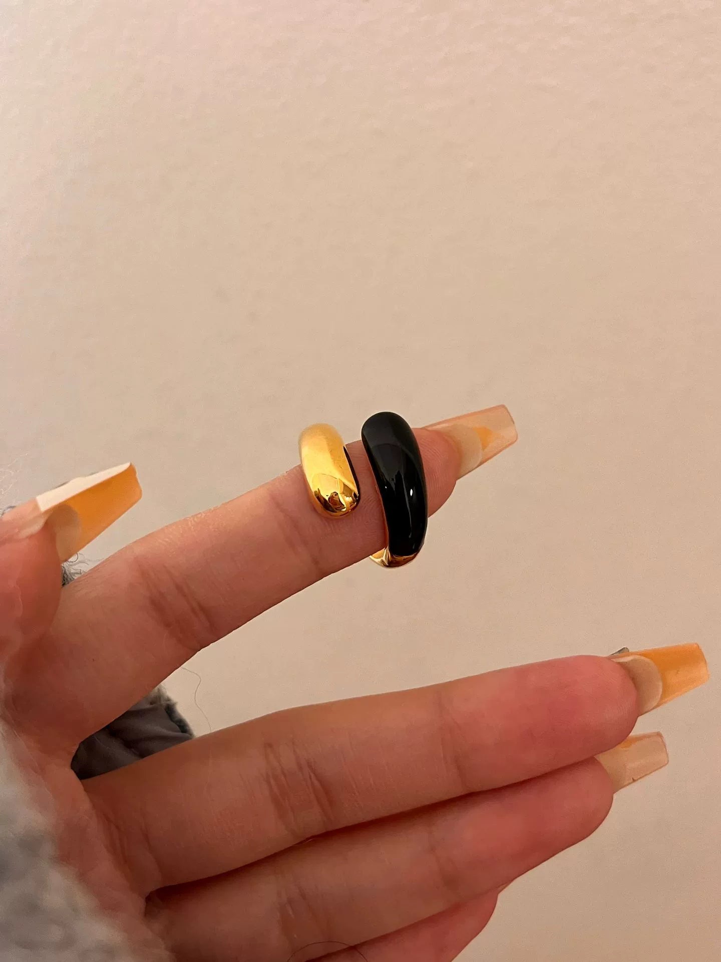 Gwyneth Maillard Enamel Ring - Double Layer Gold Black Ring [FWEB7IZR]