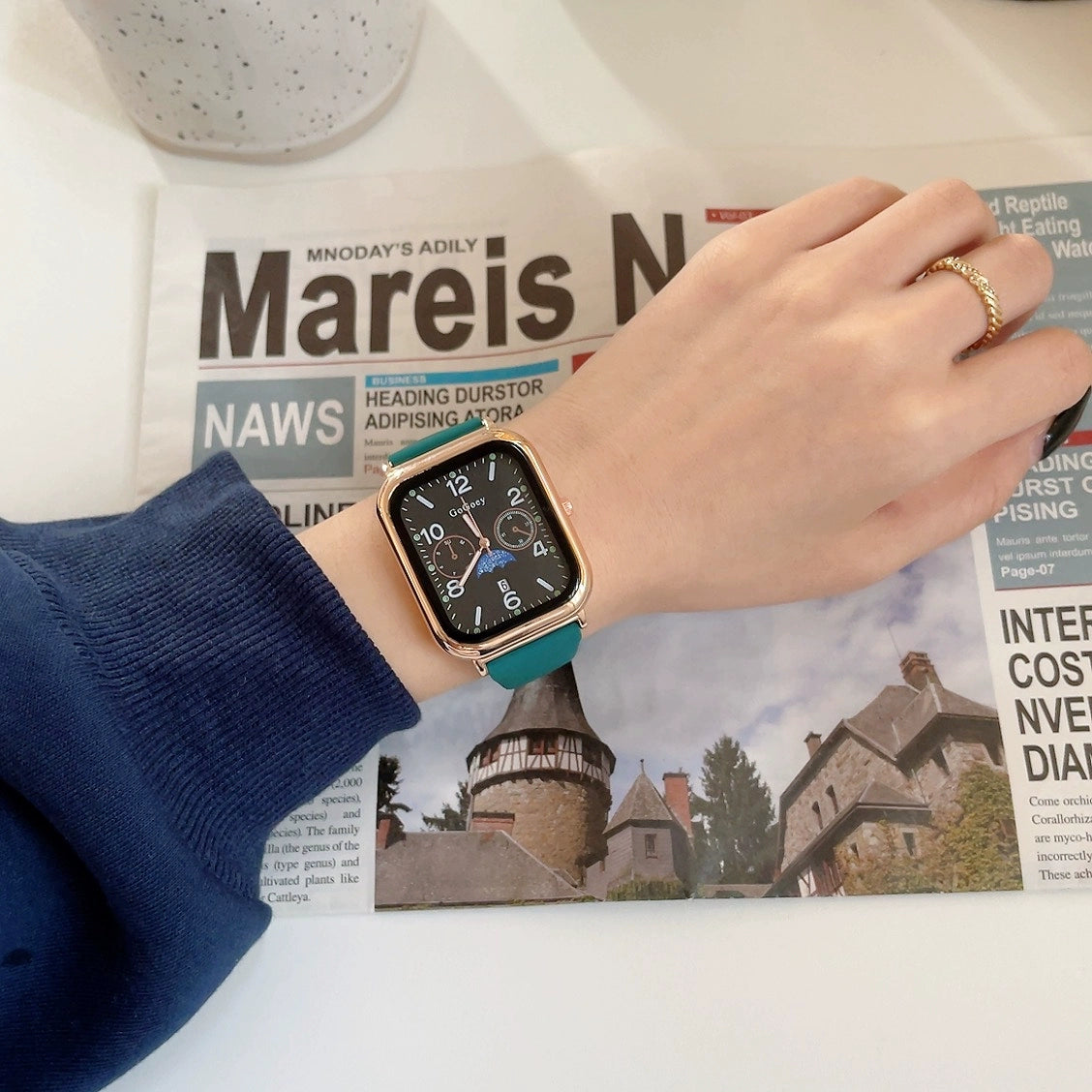 Zyla Modern Square Quartz Watch - Green [0O90ATKD]