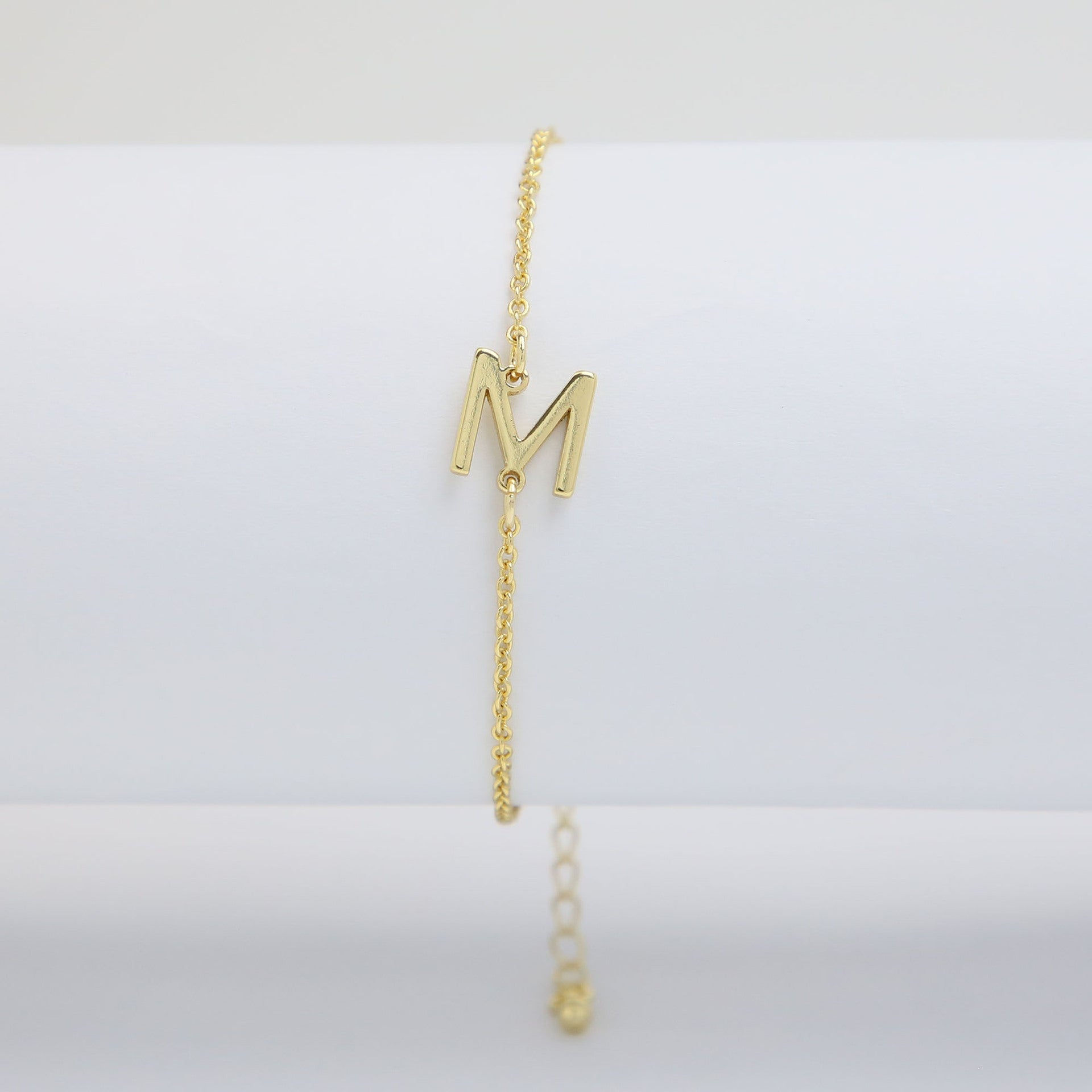 Janiah Dainty Initial Bracelet - M [XC2FUI43]