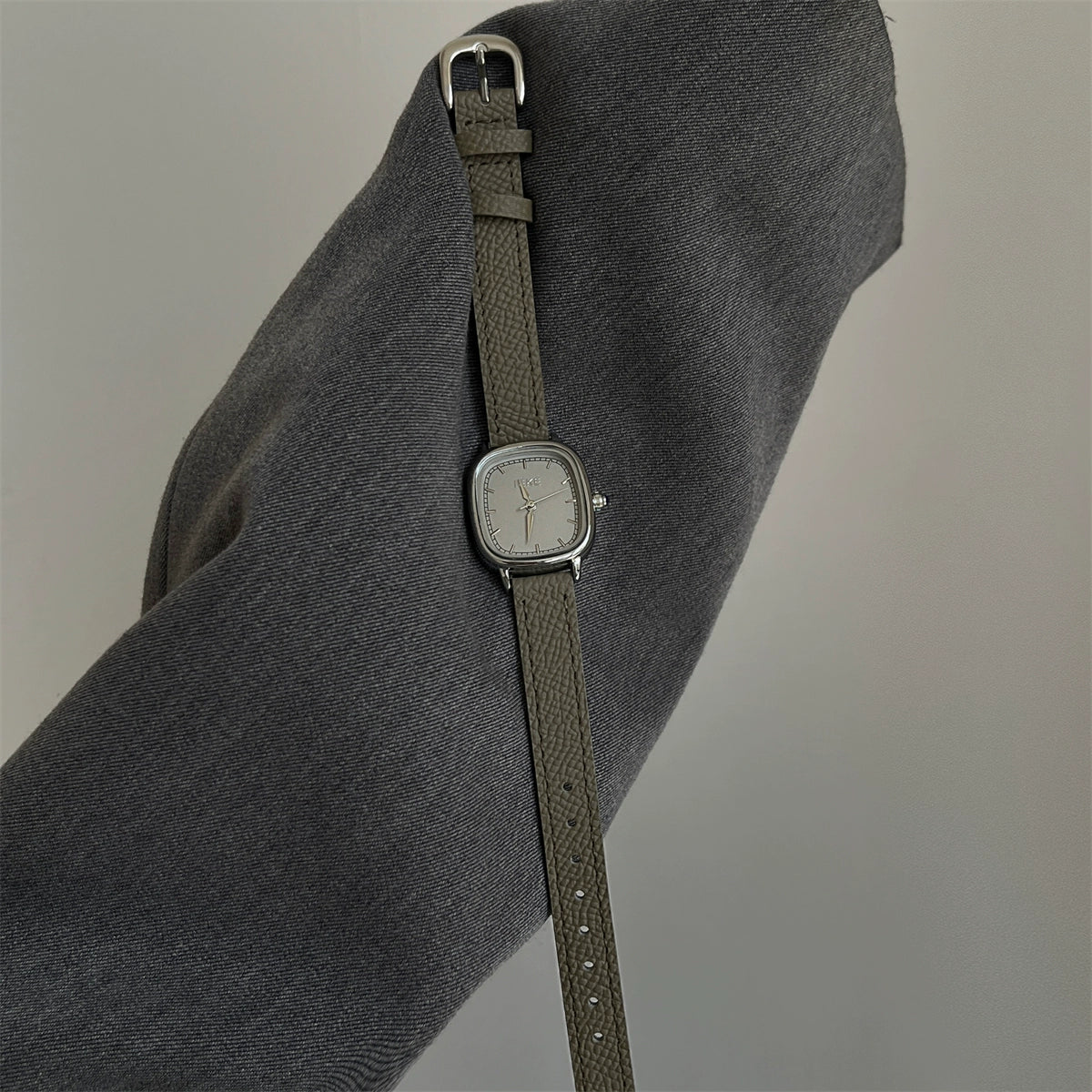 Meera Sleek Square Watch - Square Round Grid (Grey/Silver) [9GFMMRFN]