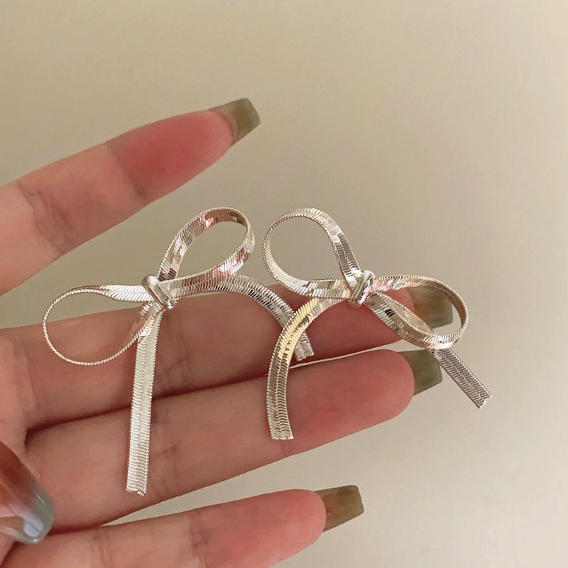 Anayla French Bow Dangle Earrings - Silver Bow Silver Needle [MDK5I3B0]