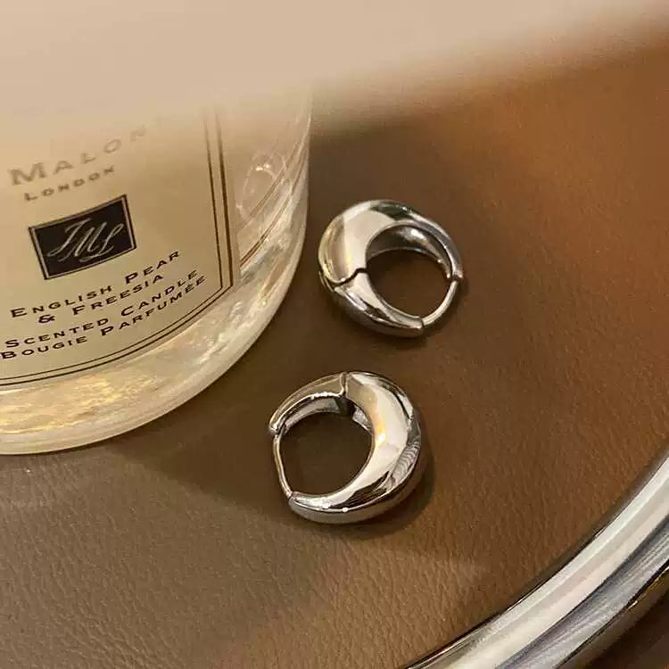 Zaidee Sleek U-Shaped Hoops - Silver [WDEF2F2X]