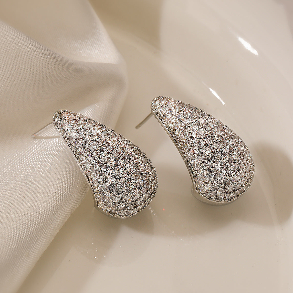 Somaya Exquisite Stud Earrings - Silver [JLFDKMK7]