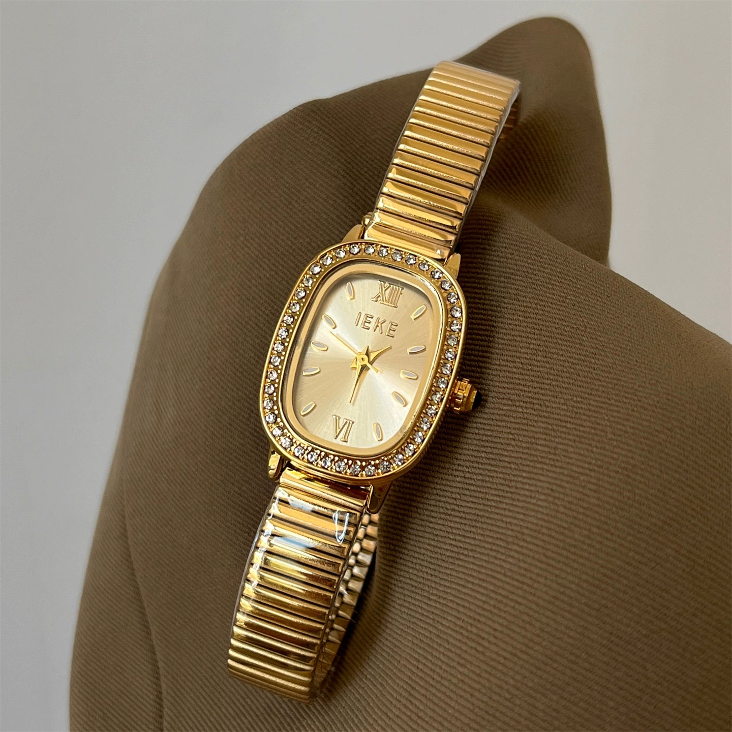 Zahraa Vintage Inlaid Watch - Gold Band Gold Face [64MQPFDW]