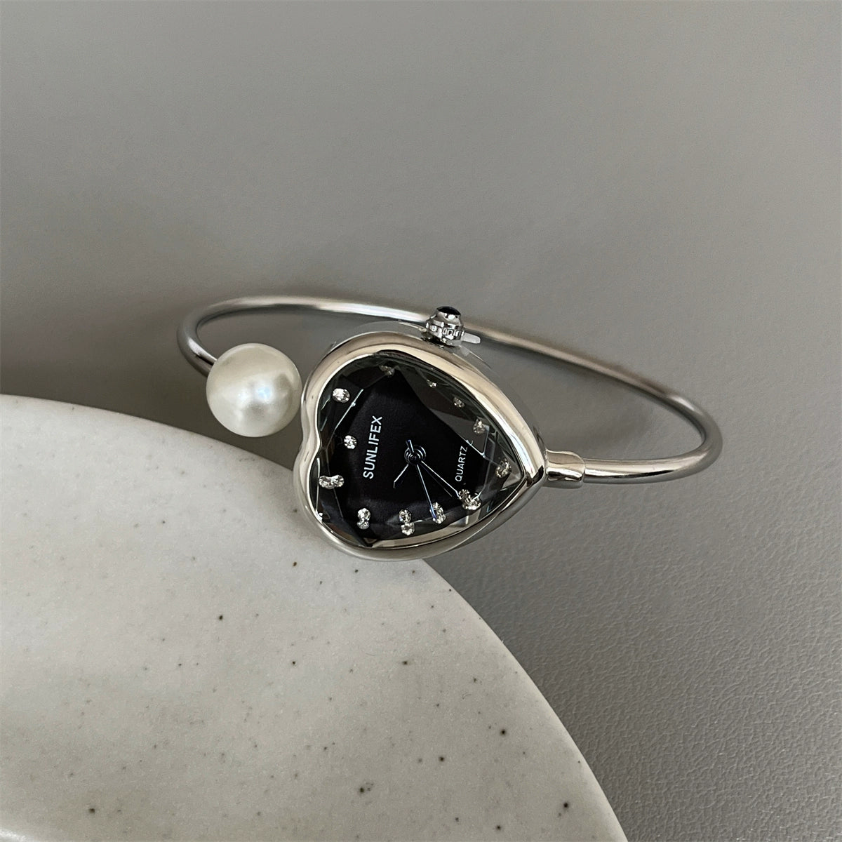 Marli Heart Pearl Bracelet Watch - Silver Strap Black Face [ZNHOHNMU]