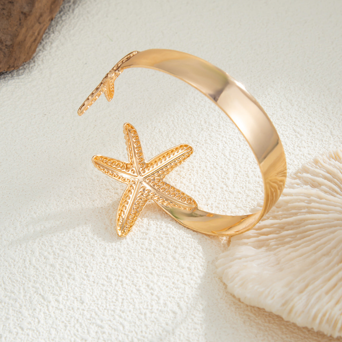 Chanelle Starfish Open Arm Cuff - Gold [O5NR6K26]