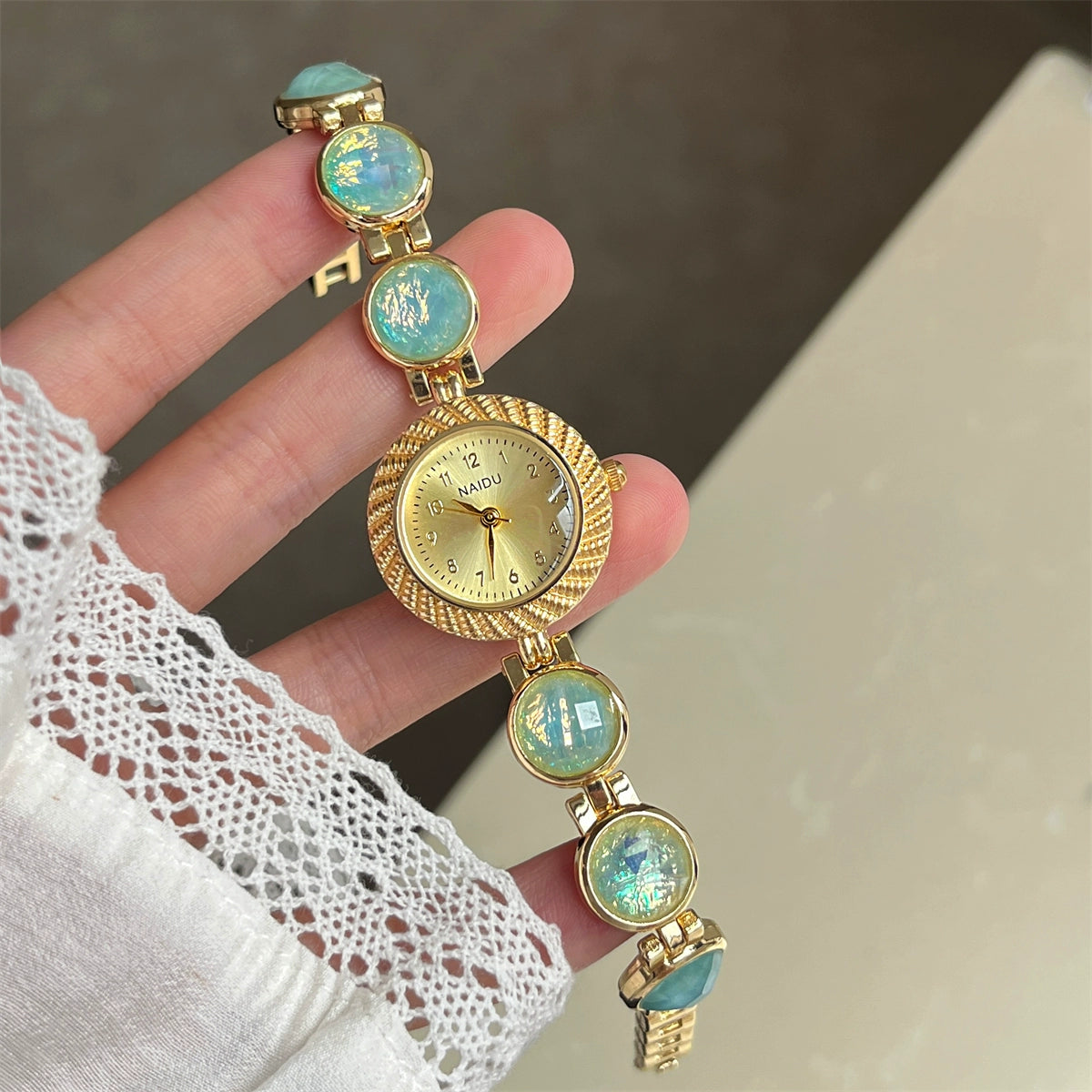 Nayeli Peacock Cat-Eye Watch - Green [DKPWUDW0]